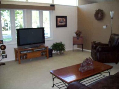 2921 18th St, Columbus, IN 47201 - photo 2