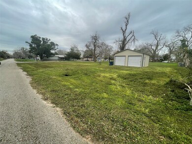 304 Walnut St, Brazoria, TX 77422 - photo 3