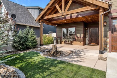 8 Front Entry.jpg-vsuniqueid-612e3e3f679