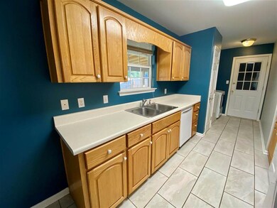 65 Eighth Ave, Crawfordville, FL 32327 - photo 5