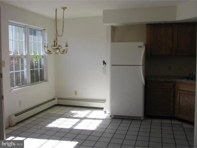 16 N 9th St unit 3, Emmaus, PA 18049 - photo 3
