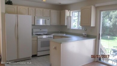 54 Lucia Ct, Matawan, NJ 07747 - photo 4