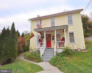 202 Independence St, Berkeley Springs, WV 25411 - photo 2
