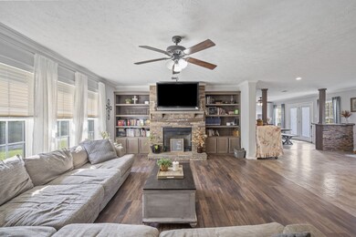 785 Freeman Fielder Rd, Tennessee Ridge, TN 37178 - photo 2