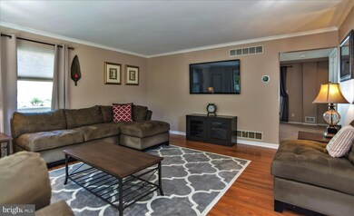 263 Wheatsheaf Ln, Langhorne, PA 19047 - photo 3