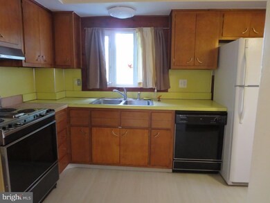 140 E Chelton Rd, Brookhaven, PA 19015 - photo 7