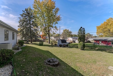 860 Cambridge Dr, Wabash, IN 46992 - photo 5