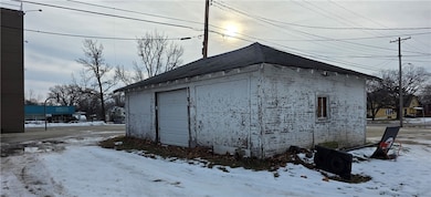 555 W Main St, Decatur, IL 62522 - photo 5