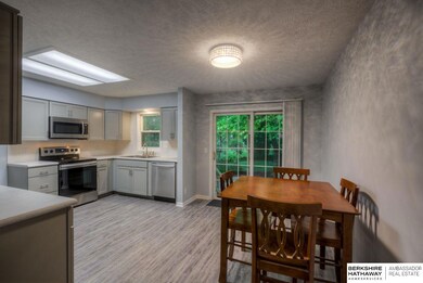 12961 Larimore Cir, Omaha, NE 68164 - photo 7