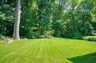 2 Ledgewood Dr, Burlington, MA 01803 - photo 4