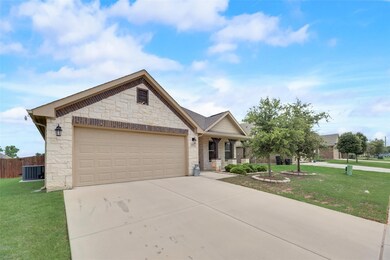 View of front of property featuring a front yard, 