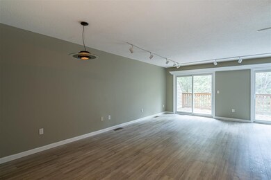 17 Village Falls Way, MerriMacK, NH 03054 - photo 5