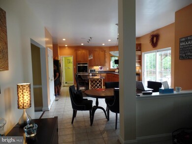 4 Spring Heath Ct, Windsor Mill, MD 21244 - photo 3