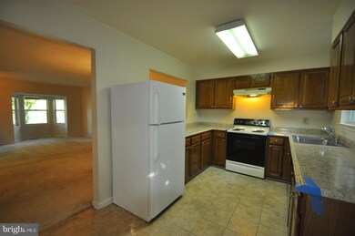 2742 Hunters Gate Terrace, Silver Spring, MD 20904 - photo 7