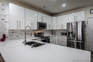 166 Oak Harbor Dr unit 4C, Camdenton, MO 65020 - photo 5