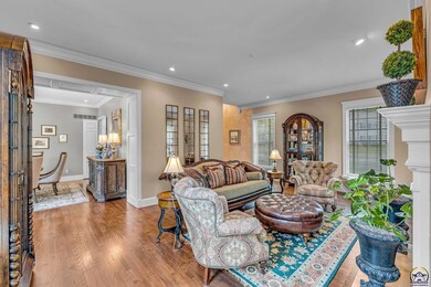 1500 SW Stratford Rd, Topeka, KS 66604 - photo 6