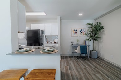 200 Hollow Tree Ln unit 2105-1, Houston, TX 77090 - photo 3