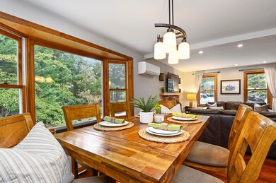 005-photo-dining-room-7490651