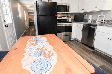 715 Forest Park, Middletown, RI 02842 - photo 4