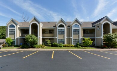 318 Wimbledon Dr 8