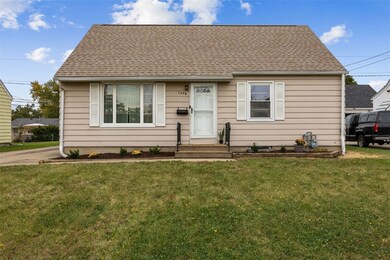 1456 Miami Dr NE, Cedar Rapids, IA 52402 - photo 2