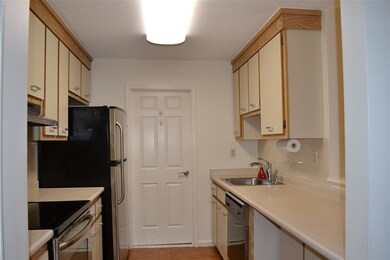 45 Dogwood Dr unit U301, Nashua, NH 03062 - photo 4