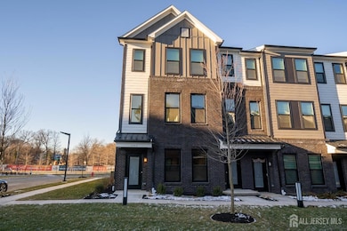 1402 Sadie Cir, New Brunswick, NJ 08901 - photo 3