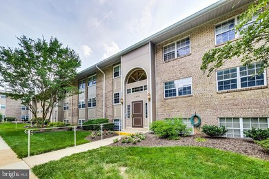 1908 Wilson Ln unit T1, McLean, VA 22102 - photo 2