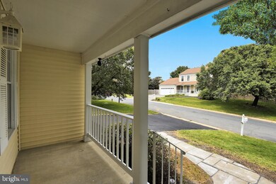 3405 Forsythia Ln, Burtonsville, MD 20866 - photo 5