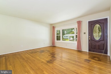 214 Hutton St, Gaithersburg, MD 20877 - photo 3