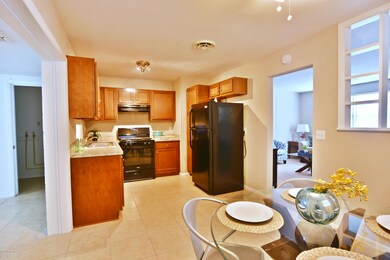 2055 Hugh Edwards Dr, Jacksonville, FL 32210 - photo 4