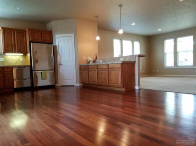 4125 SW Salmon Ave, Redmond, OR 97756 - photo 3