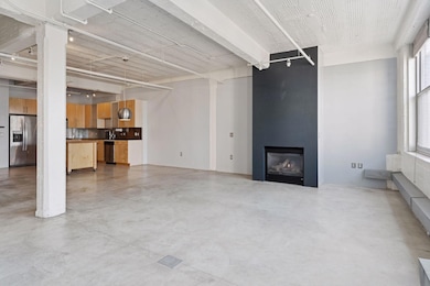 225 9th Street East - Spacecrafting - 0030.jpg