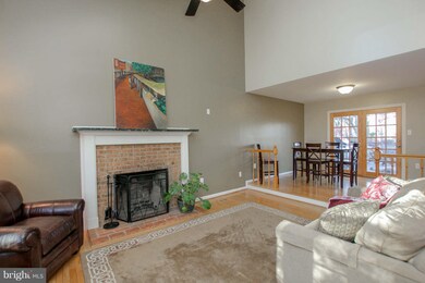 208 Edenberry Ct, Sterling, VA 20164 - photo 4