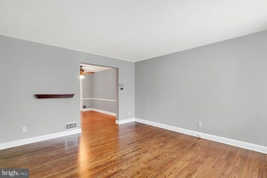 1804 Darrich Dr, Parkville, MD 21234 - photo 2