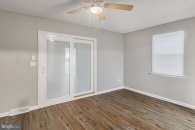 1138 Bayless Place unit I6, Norristown, PA 19403 - photo 6