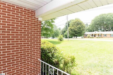 105 Greenbriar Dr, Simpsonville, SC 29680 - photo 4