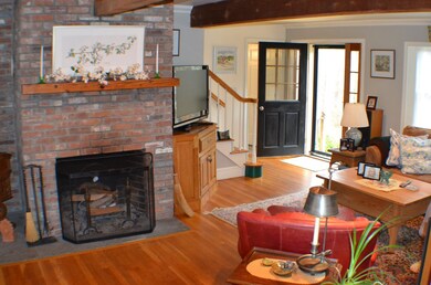 59 Weaver Ln, Vineyard Haven, MA 02568 - photo 2