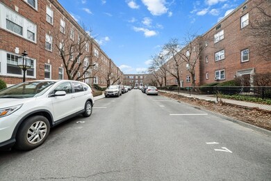 9 Alton Ct unit 4, Brookline, MA 02446 - photo 6