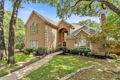 Front of property featuring a front lawn