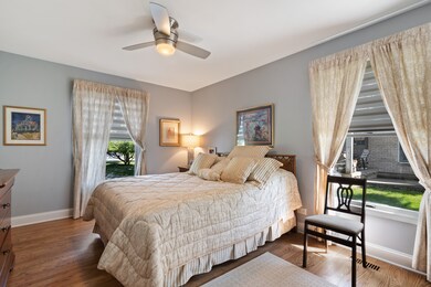 2435 Saranac Ct, Glenview, IL 60026 - photo 5