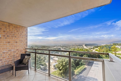 Views of Lookout and the City