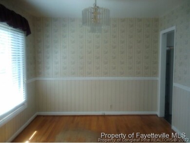 303 Dunbar Dr, Fayetteville, NC 28303 - photo 4