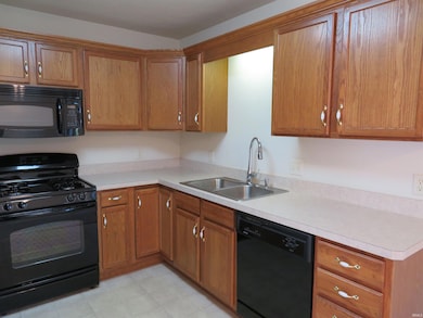 1411 Clover Creek Ln, Goshen, IN 46526 - photo 4