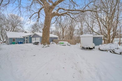 1108 Fargo Ave, Spirit Lake, IA 51360 - photo 2