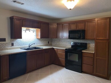 460 Kingswood Ct, Albany, GA 31707 - photo 5