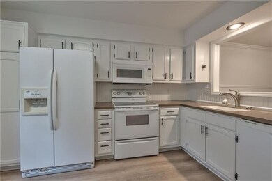 7132 Bond St, Shawnee, KS 66203 - photo 3