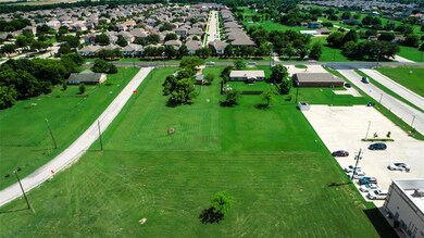 447 Wolf Run Ct, Lavon, TX 75166 - photo 2