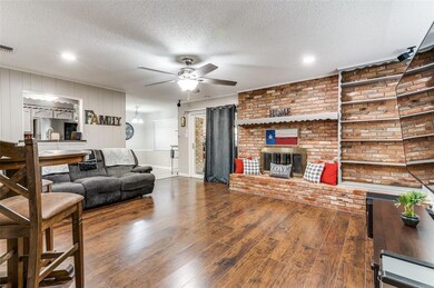 324 Plainview Dr, Hurst, TX 76054 - photo 5