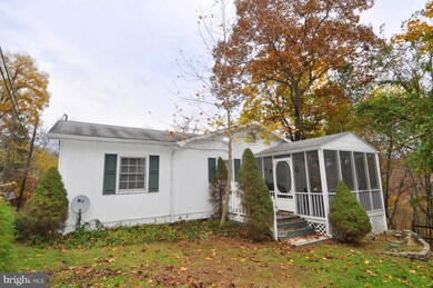 299 Cornelius Ave, Berkeley Springs, WV 25411 - photo 4